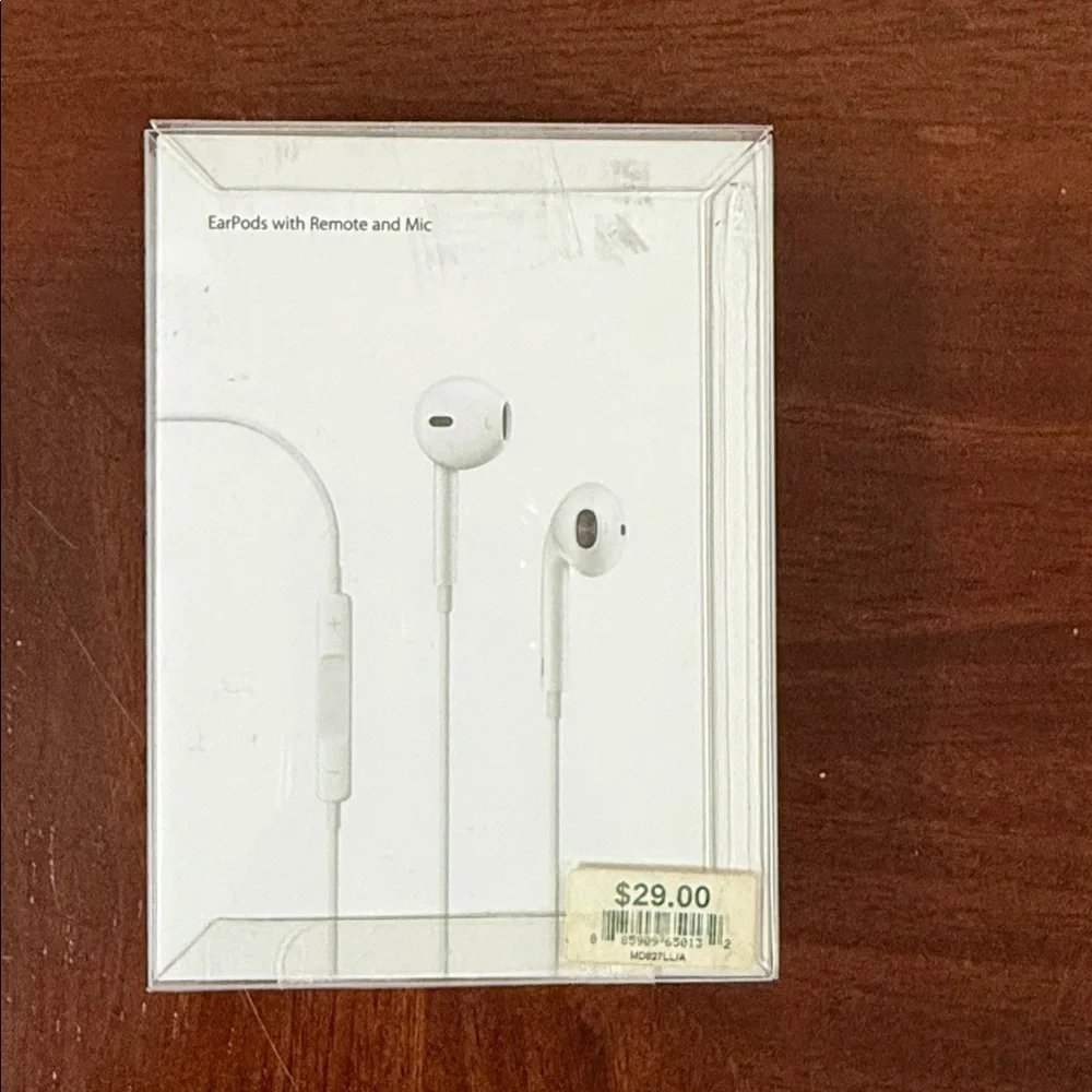 NWT Apple Wired EarPods Headphones Never used Never Opened